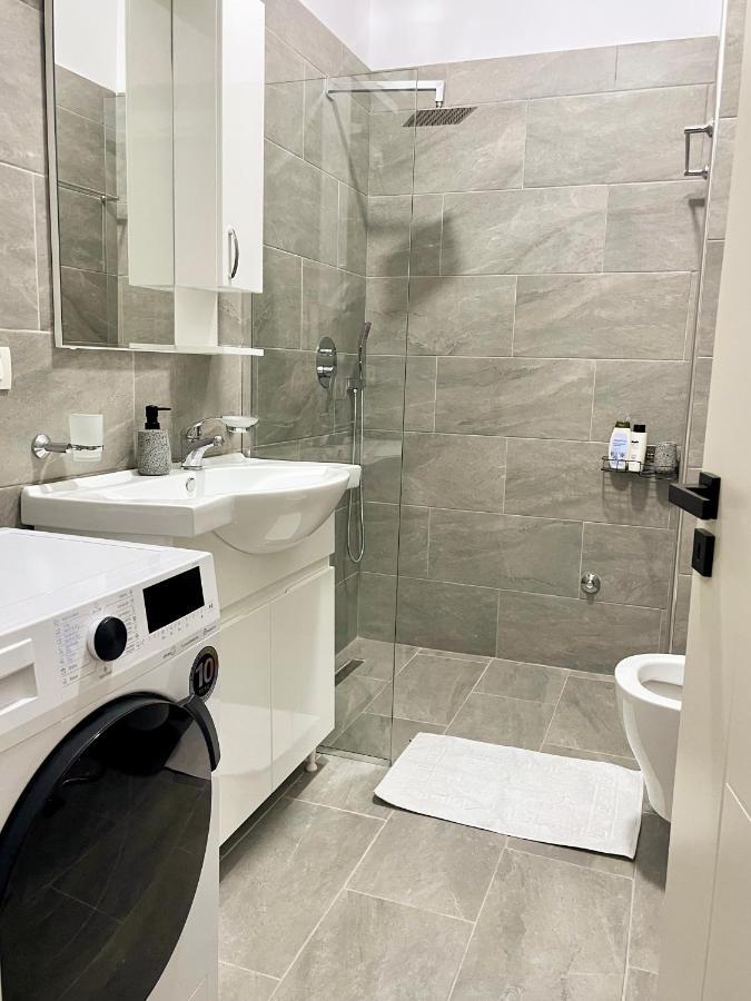 Home Inn Apartment Near City Center Τίρανα Εξωτερικό φωτογραφία